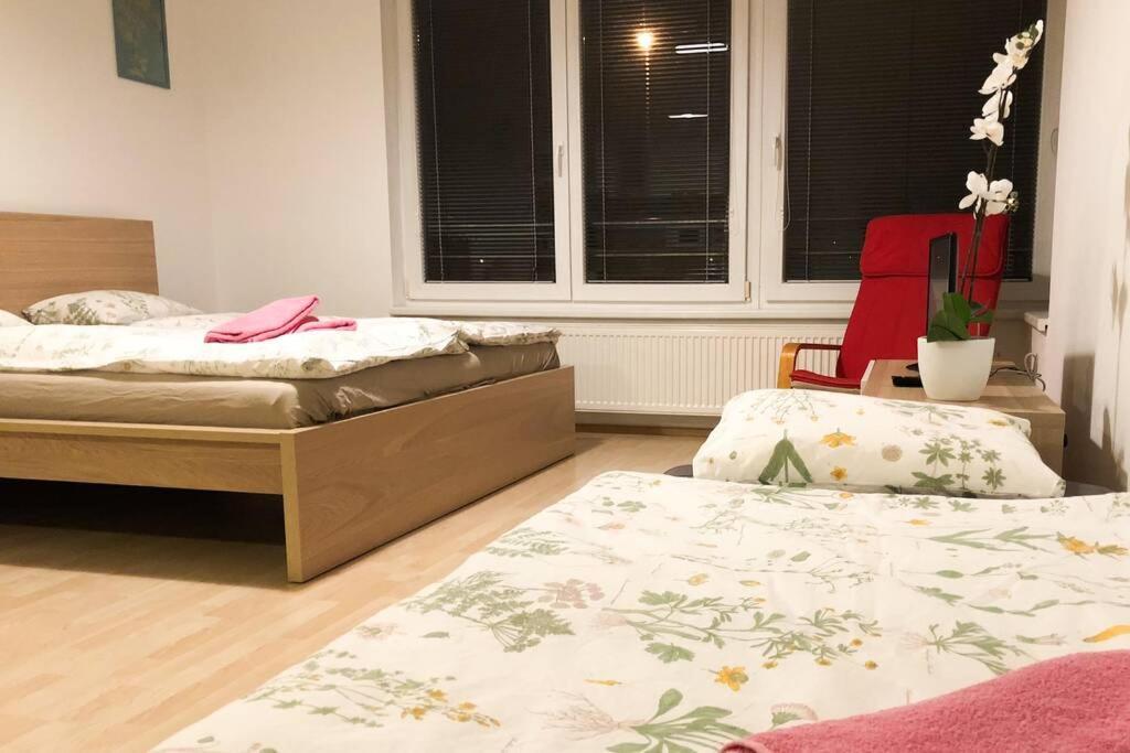 Modern Apartments - Airport 8Mins Praha Eksteriør bilde
