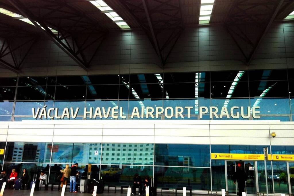 Modern Apartments - Airport 8Mins Praha Eksteriør bilde
